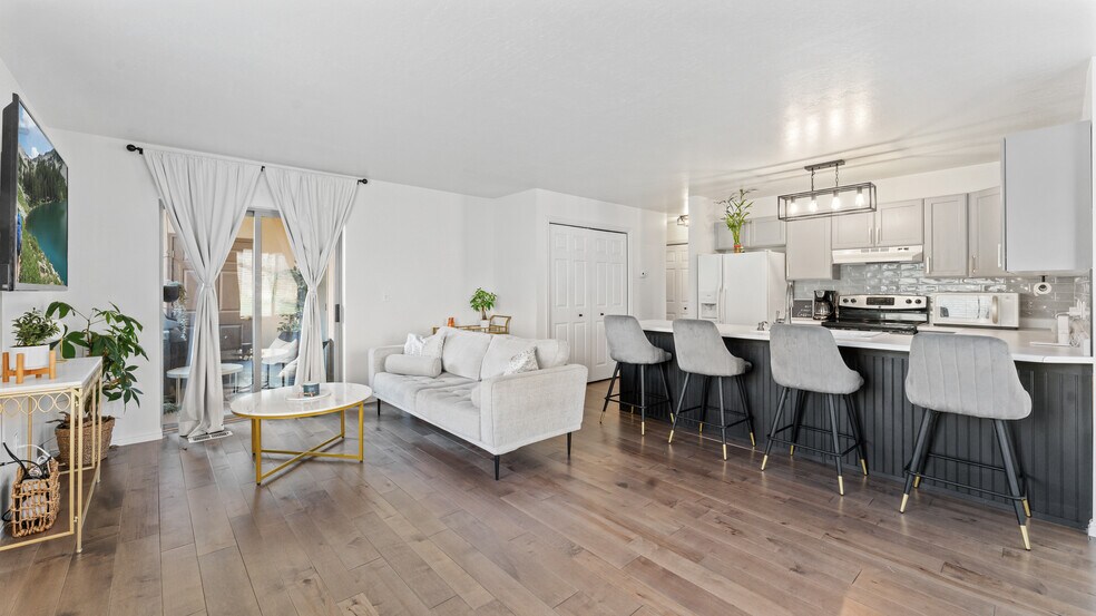 Building Photo - 9225 S Jefferson Cv