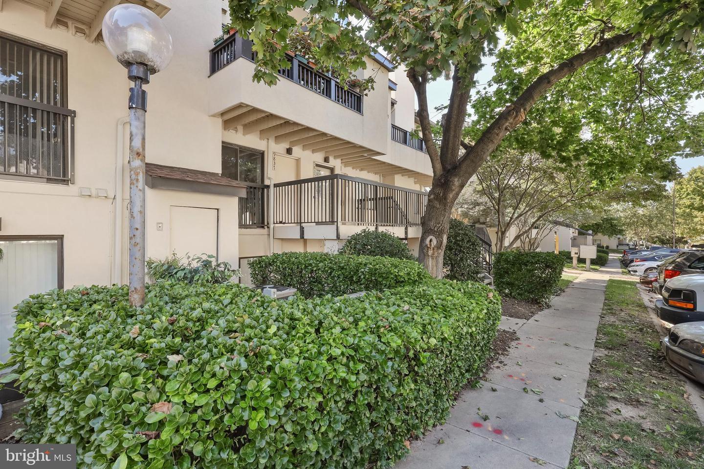 Building Photo - 9837 Hellingly Pl