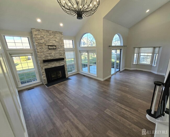 Building Photo - 14A Canterbury Dr