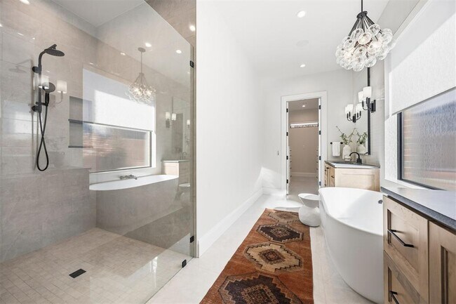 Building Photo - 1129 NW 42nd St