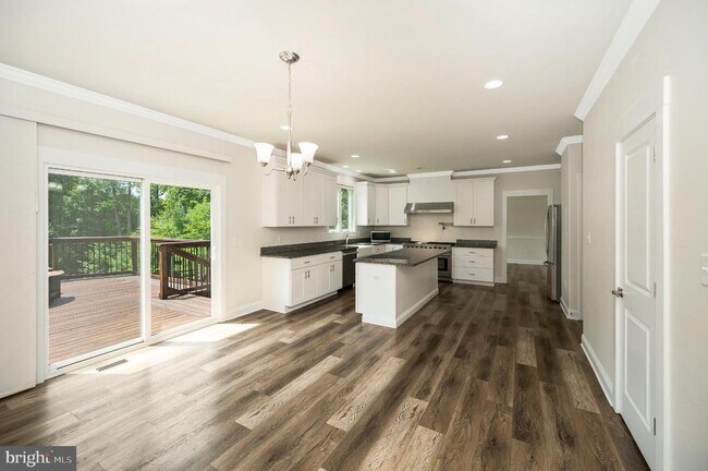 Building Photo - 2211 Camp Geary Ln
