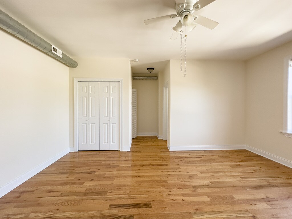 Building Photo - 385 Park Ave