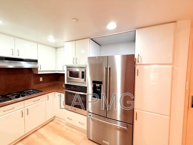 Building Photo - 1018 4th St