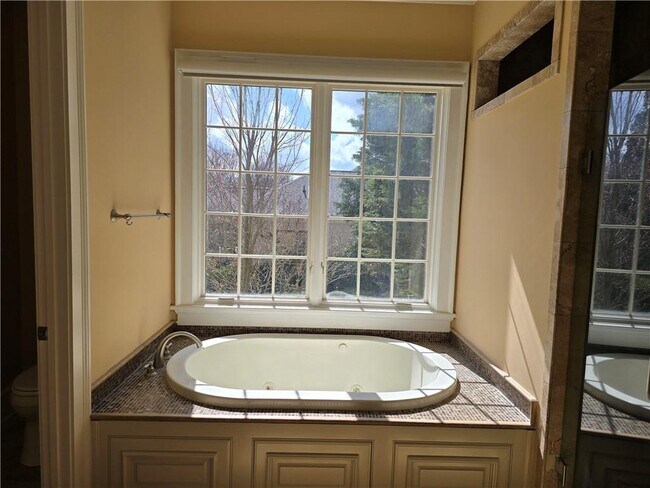 Building Photo - 1462 Georgia Club Dr