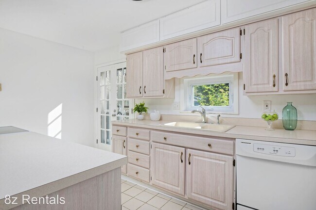 Building Photo - 3 br, 2.5 bath House - 2924 Glenwood Drive