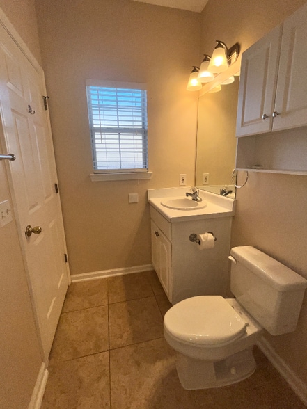 Building Photo - 6214 E Azalea Ave