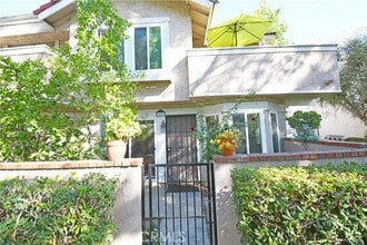 Building Photo - 1529 Elkwood St