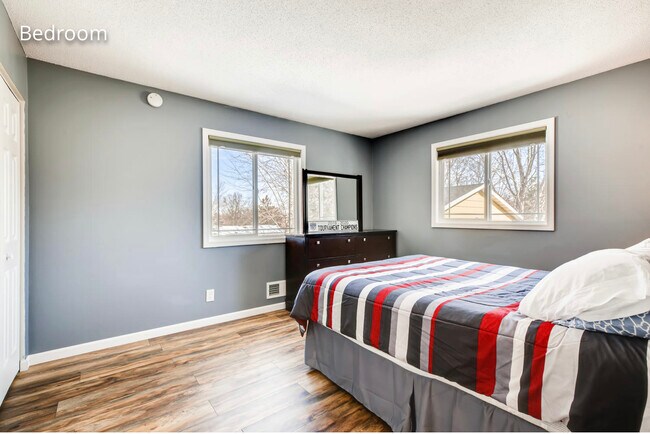 Building Photo - 14860 Upper 55th St N