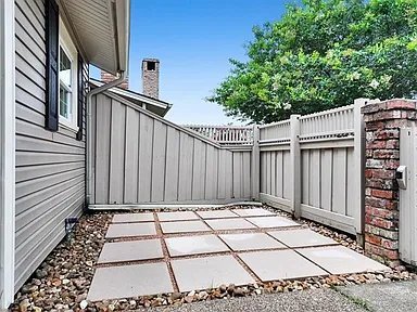 Building Photo - 1084 Sunmeadow Dr