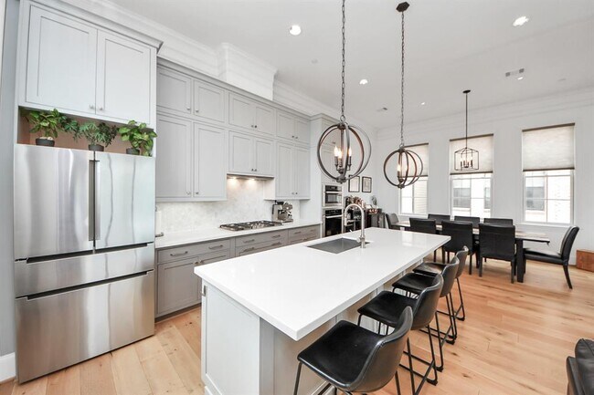 Building Photo - 3828 Glen Arbor Dr