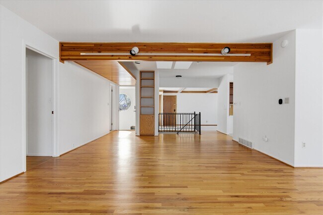 Building Photo - 1510 Barnard Rd