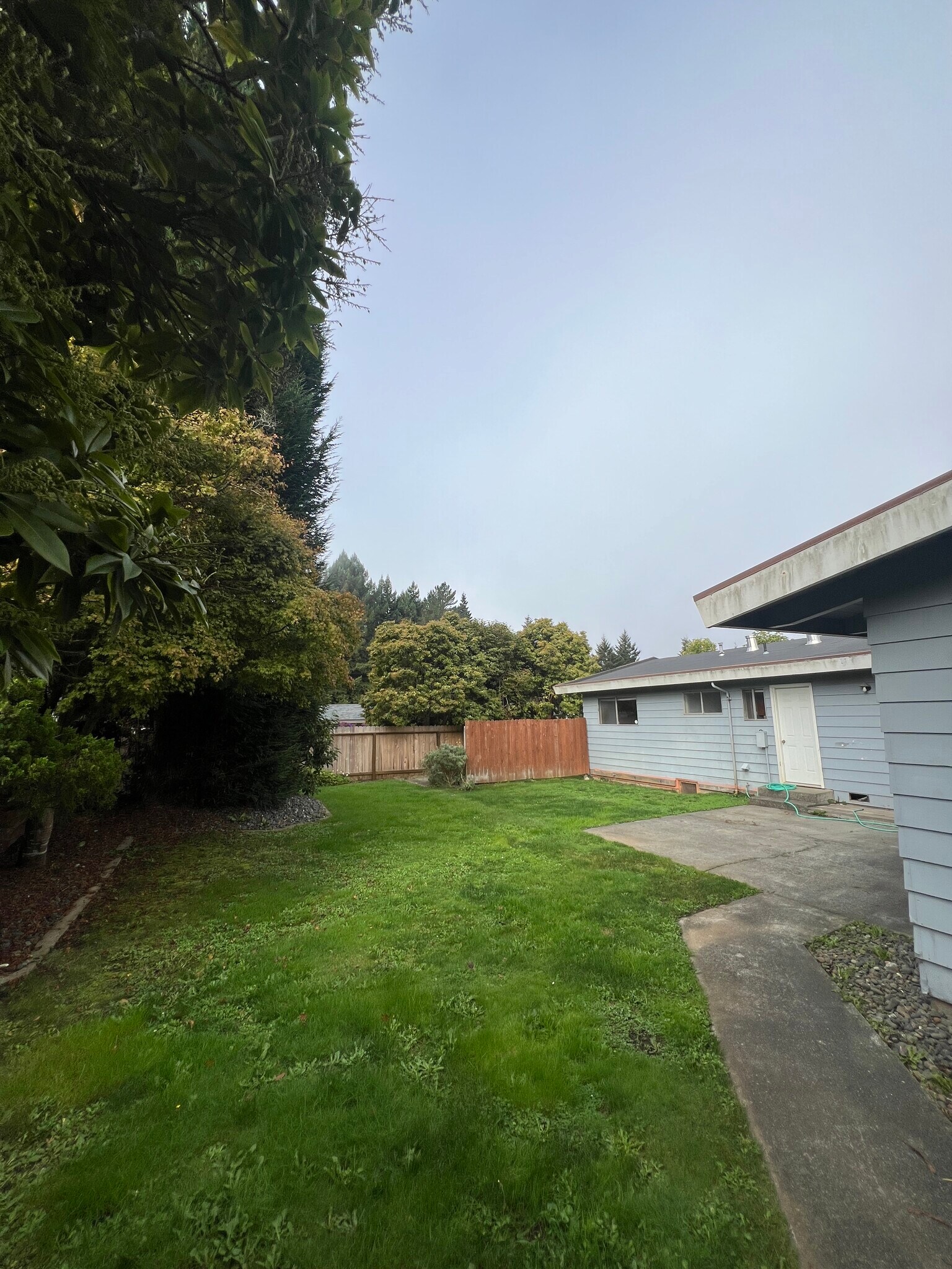 Building Photo - 5926 Walnut Dr