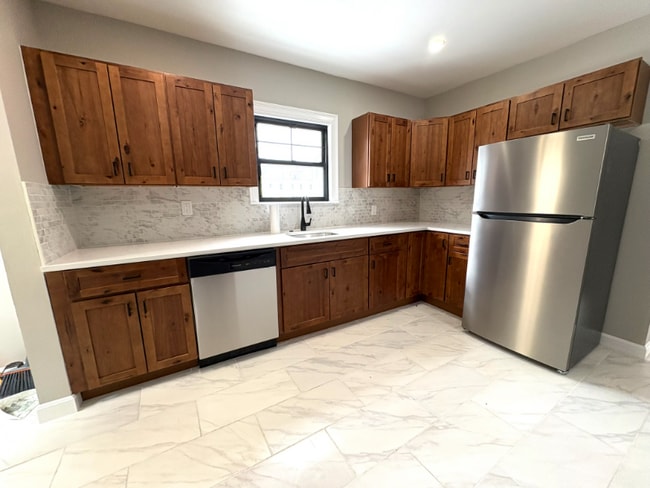 Building Photo - 1 Everett St