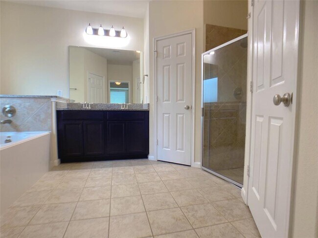 Building Photo - 27519 Gracefield Ln