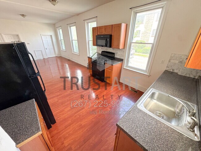 Building Photo - 501 S 49th St