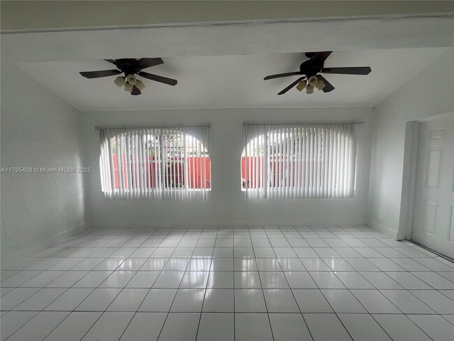 Building Photo - 11720 SW 103rd Ln