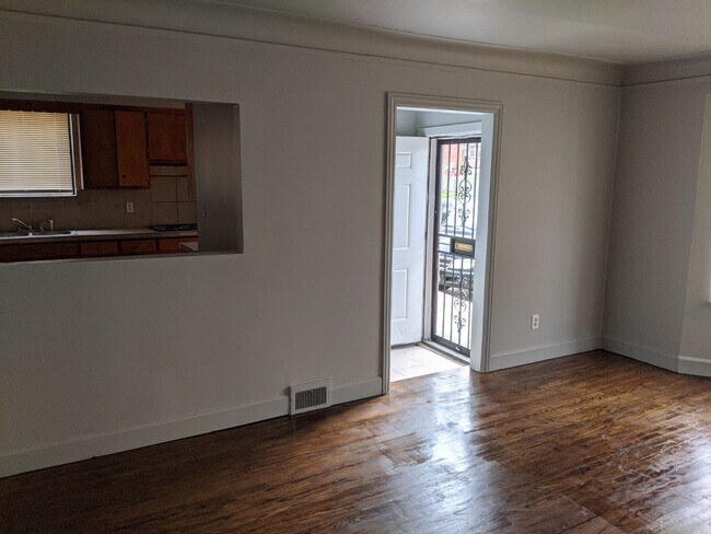 Building Photo - 5218 Bedford St