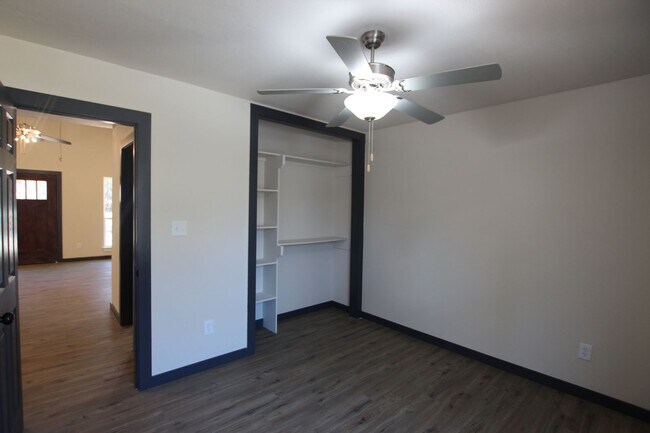Building Photo - Spur 164 Units