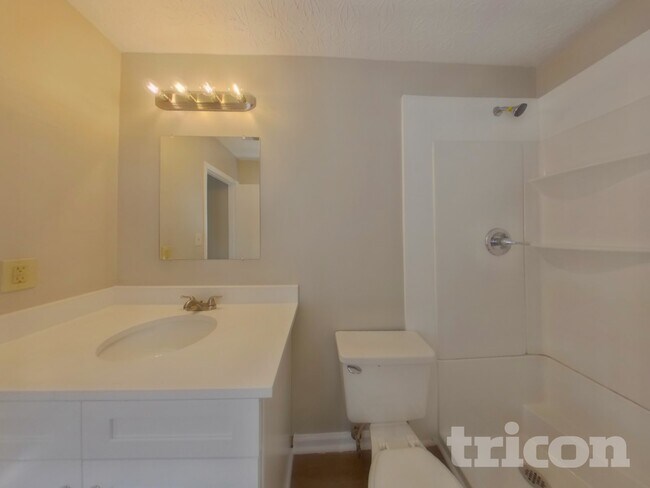 Building Photo - 20 Summerfield Ct