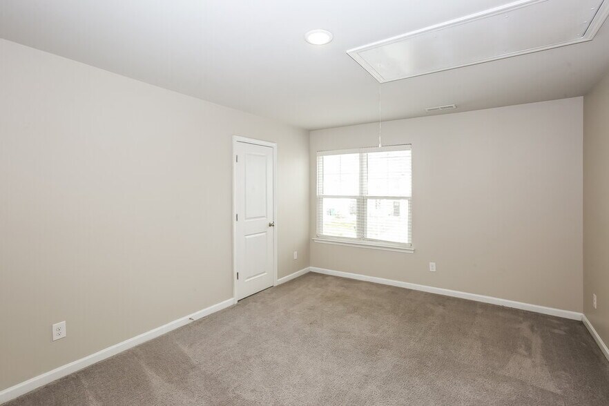 Building Photo - 1011 Helms Rd