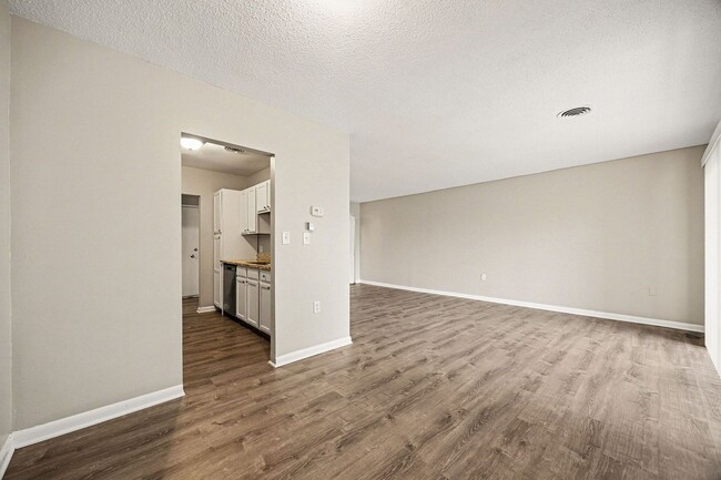 Building Photo - 3501 Section Rd