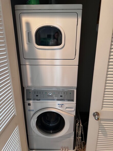 Washer Dryer - 210 South St