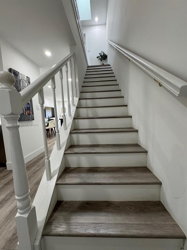 Building Photo - 1550 S Ocean Dr