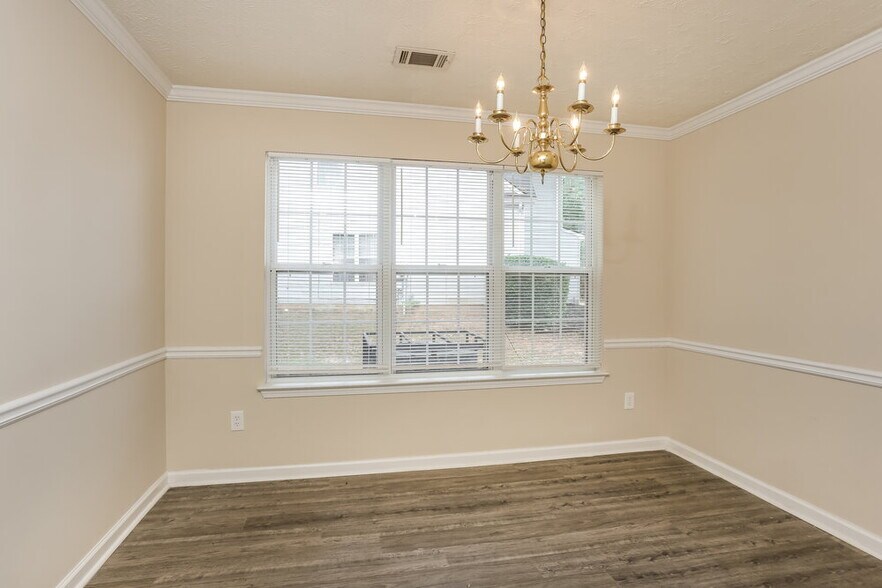 Building Photo - 7604 Broadhurst Dr