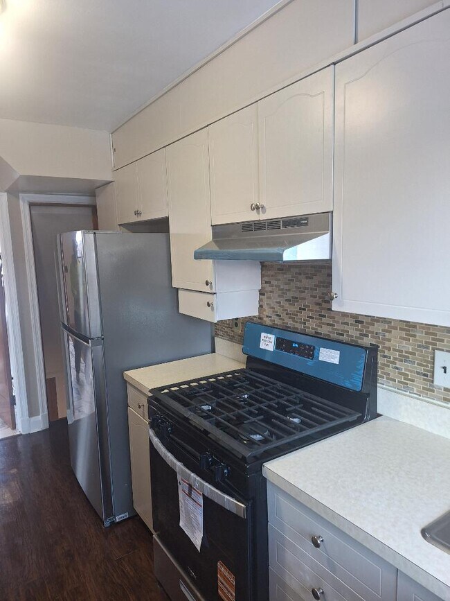 Building Photo - 5118 Pembroke Ave