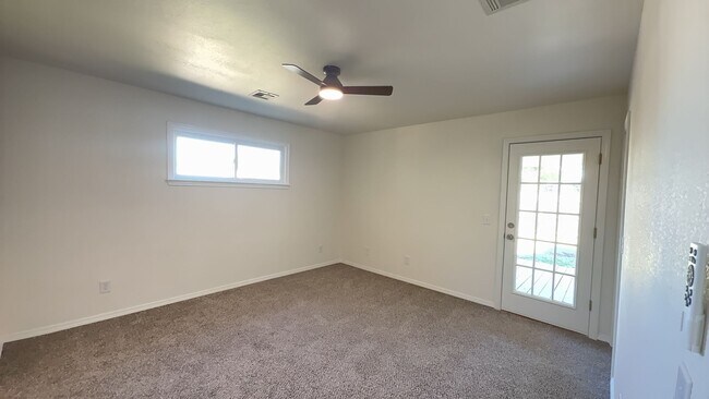 Building Photo - Welcome to your newly remodeled 3bed/2bath...