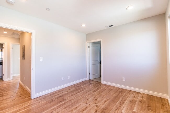 Building Photo - 1737 S Longwood Ave