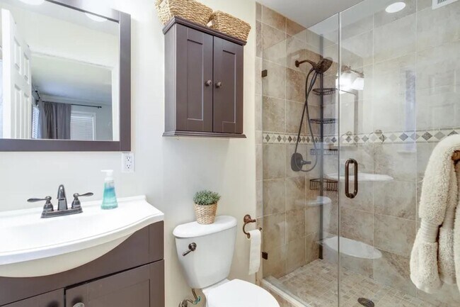 Building Photo - 3878 Lytle Cir