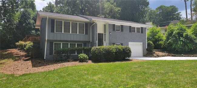 Building Photo - 2497 Wentworth Dr NE