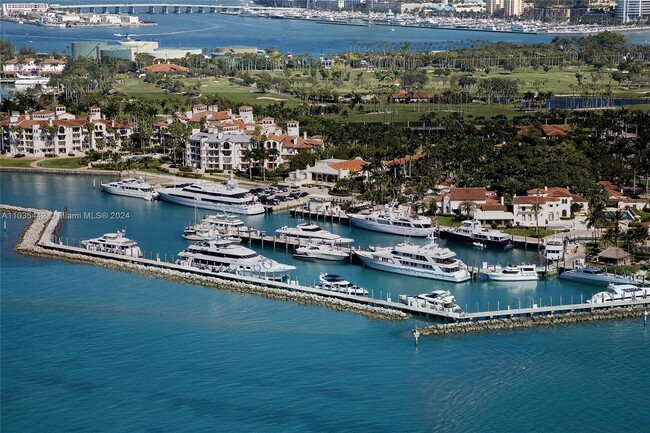 Building Photo - 19223 Fisher Island Dr