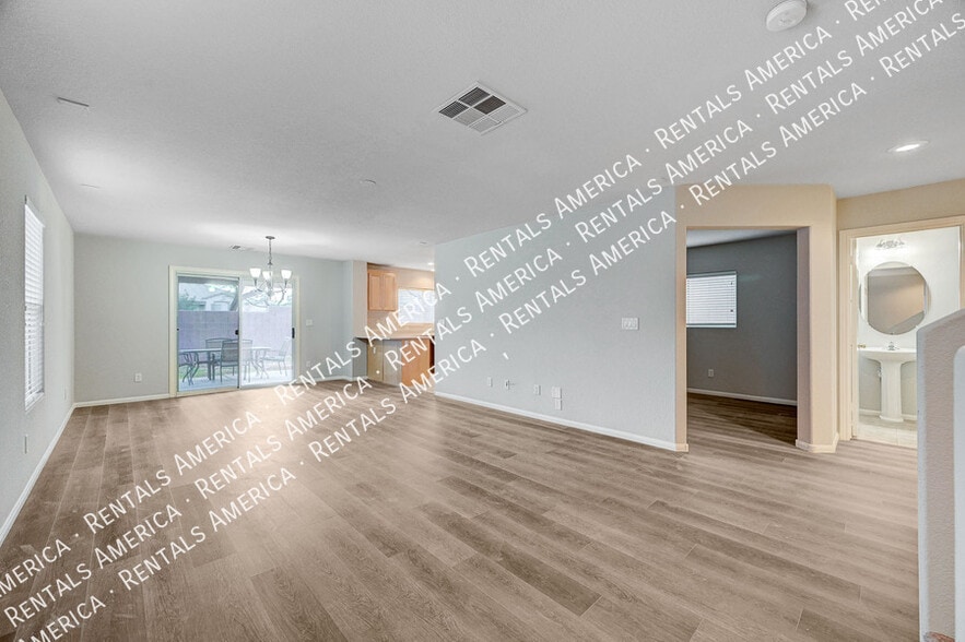 Building Photo - 10567 Foggy Glen Ave