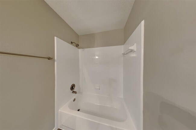 Building Photo - 5546 Calm Ct