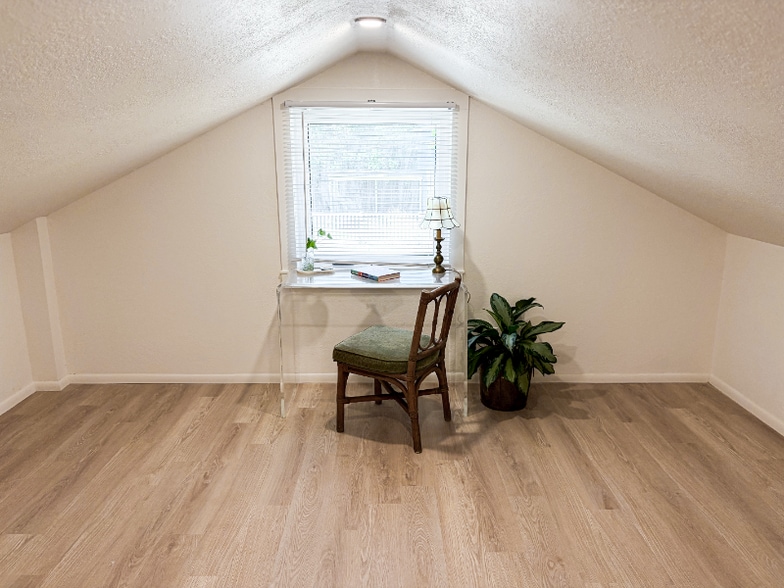 Building Photo - 5029 9th Ave S