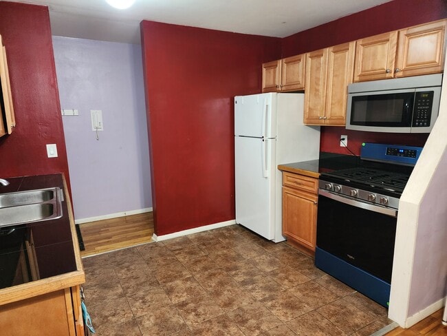 Building Photo - 91 Regency Park Dr