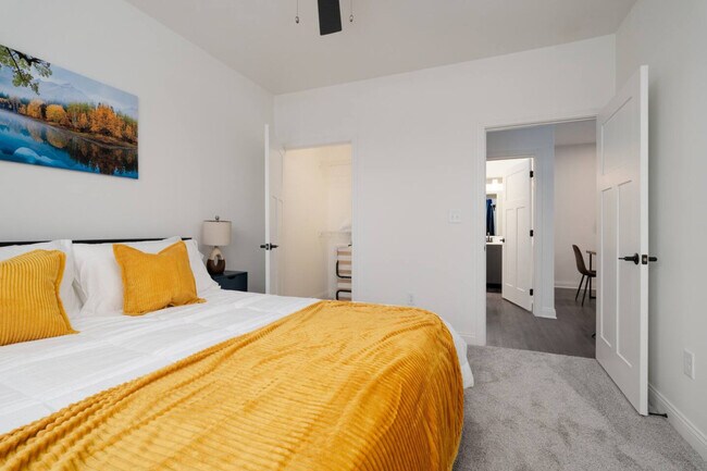 Building Photo - 5842 Leisure Ln