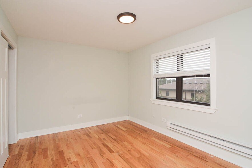 Building Photo - 701 Elm Pl