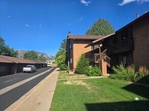 Building Photo - 2 bed 2 bath condo located in the Chateau Village West subdivision