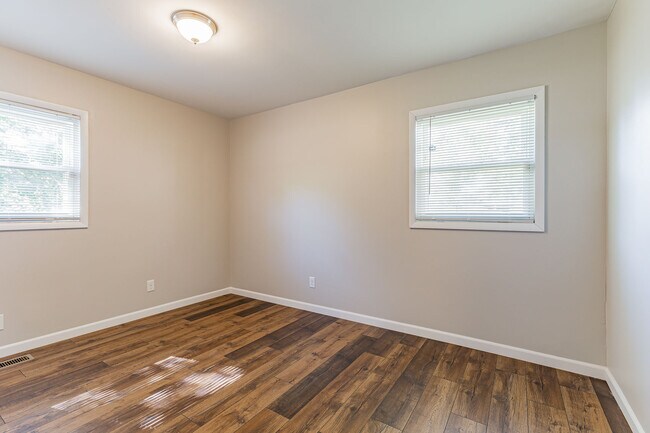 Bedroom 3 - 1409 N Goodwin Ave