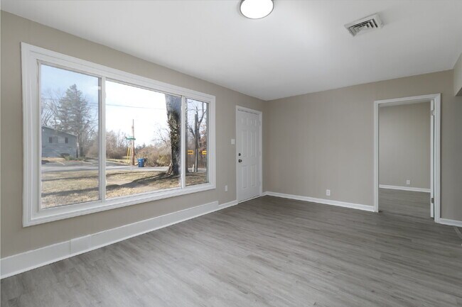 Building Photo - 9204 Huiskamp Ave