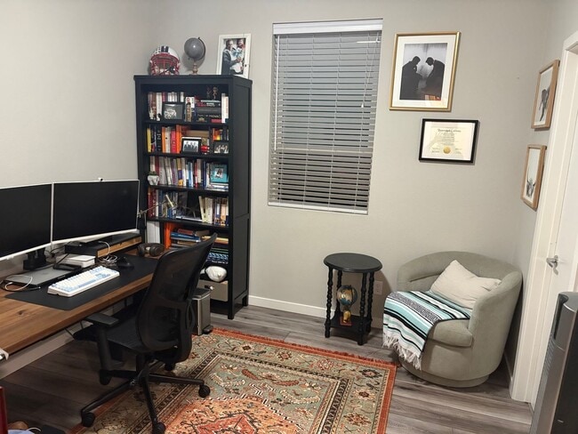 Building Photo - Modern 2-Bedroom Condo Near Downtown Sacra...