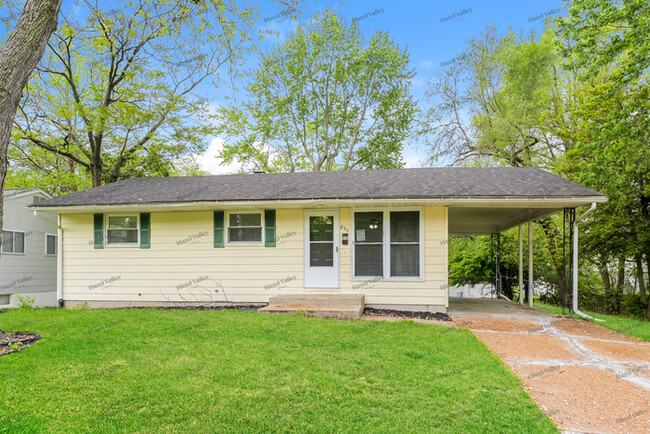 Primary Photo - 830 Mullanphy Ln