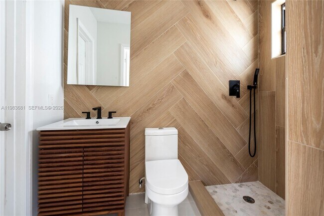 Building Photo - 4700 McKinley St