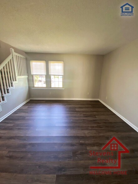 Building Photo - 1421 Stratton Pl Dr