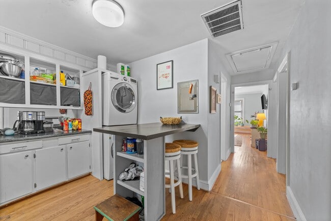 Building Photo - 1309 Willow St