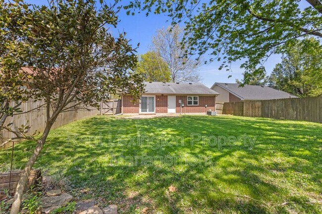 Building Photo - 1576 Springfield Dr
