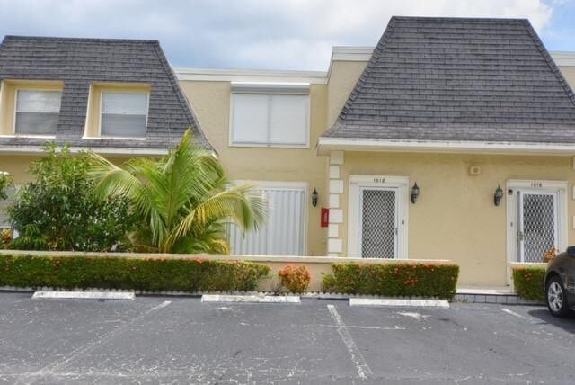 Building Photo - 1018 NE 25th Ave